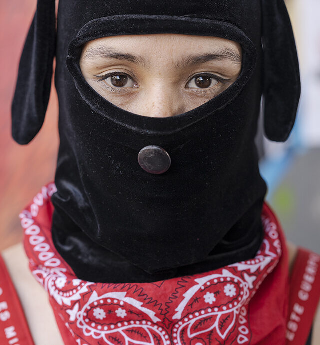 After the social outbreak in Chile in October 2019, one of the measures taken by the government of Sebastián Piñera was to announce the anti-hooded law that was approved with the idea of ​​punishing protesters who cover their face with a hood.